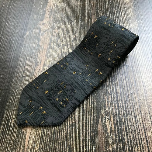 Mercedes benz neck - mercedes-benz,